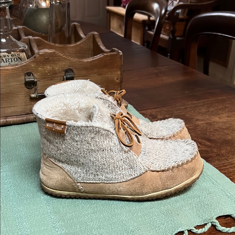 Minnetonka Torrey Bootie Slippers